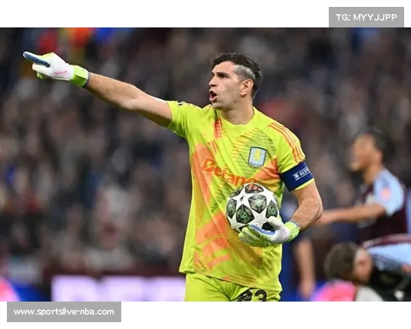 聚焦：马丁内斯神扑瞬间，维拉门将捍卫球门